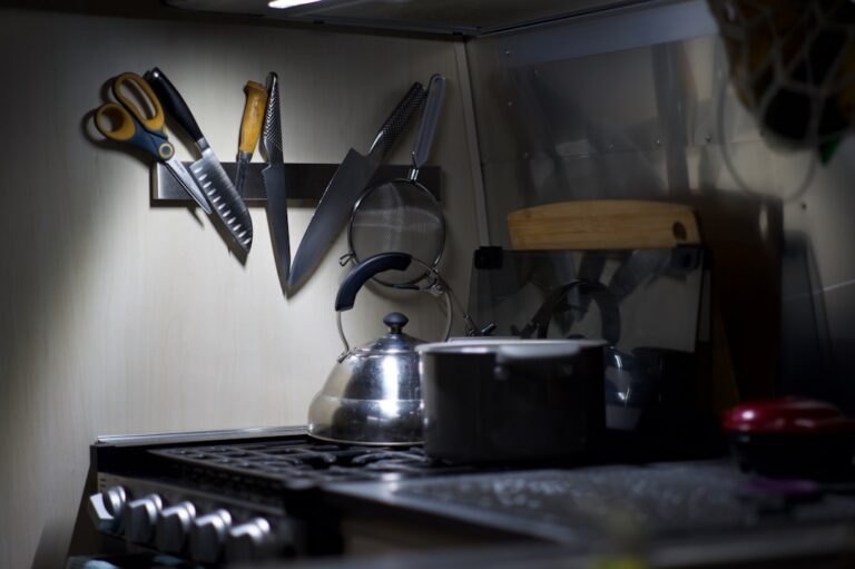 How to Choose the Right Utensils for Your Kitchen